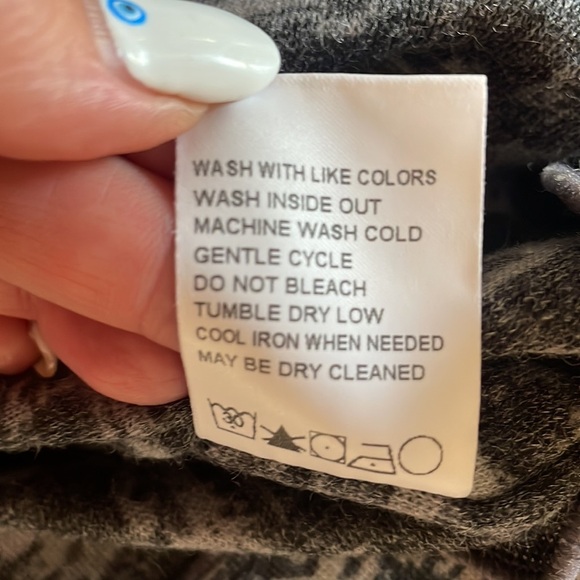 Trisha Tyler women’s mock neck gray print knit top long sleeve inside out stitch - Picture 14 of 14